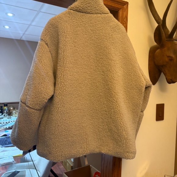 Women's H&M Sherpa Jacket - Size Large - Picture 2 of 3